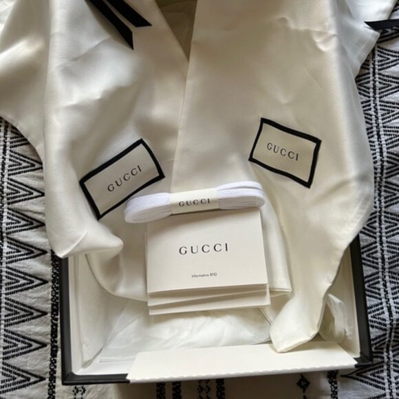 Authentic Women’s Gucci Ace Sneaker with Bee Size 9 - Picture 10 of 11